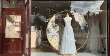 دیزاین ویترین مزون عروس | ایده‌های دکوراسیون مغازه لباس عروس