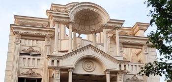سردر نما رومی، شکوه ساختمان را از ابتدا نشان دهید