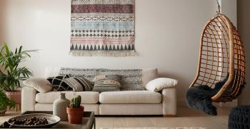 ترکیب رنگ طوسی و کرم در دکوراسیون منزل، هم‌نشینی سرد و گرم