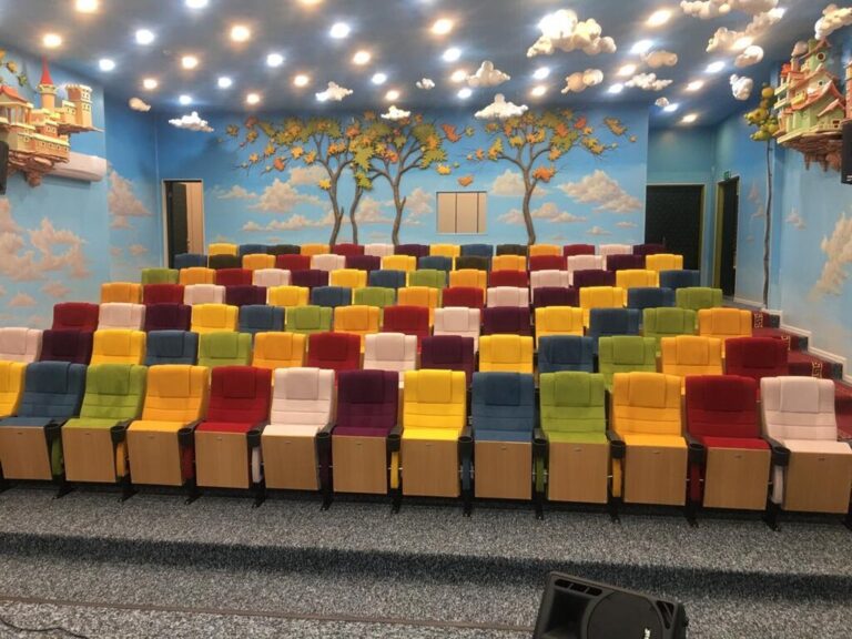 راهنمای تجهیز سالن سینما | از طراحی معماری تا اجرای تجهیزات 