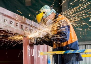 راهنمای تعمیر و بازسازی کانکس؛ هزینه و نکات مهم
